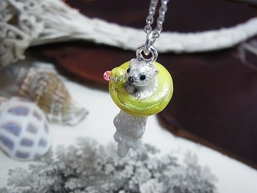 ミルキーラッコとアヒルのうきわネックレス cuir carameliser